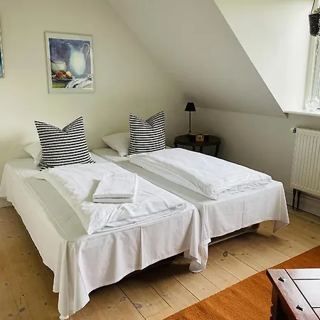 Dobbeltvaerelse I Smuk Palaevilla Rum i privatbostad *