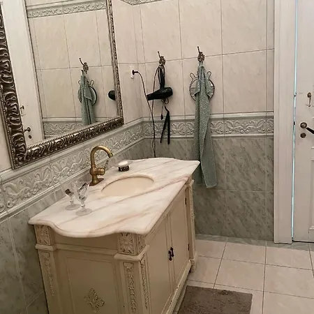 Dobbeltvaerelse I Smuk Palaevilla Rum i privatbostad